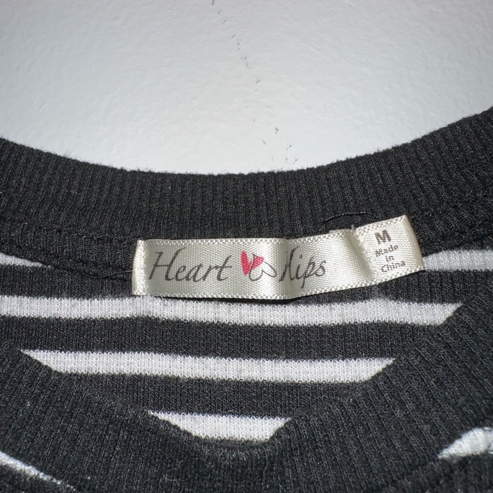 Cropped Fitted Ribbed Tee - Picture 2 of 3